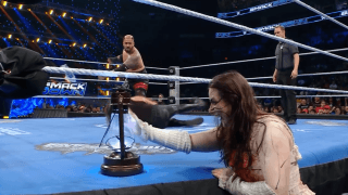 「可愛い」「荒ぶってる」“怪奇軍団”の美女レスラー、久々登場で“大仕事”にファン大盛り上がり