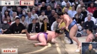 「何列目まで飛んでいった？」大相撲で“審判ひっくり返る”アクシデント 「元々こんな引きはしない」人気力士の異変疑う声も