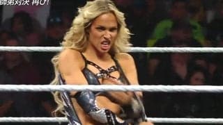 覚醒した美女レスラー、気合の“セクシー所作” 第2形態も元師匠の猛攻に悶絶タップアウト