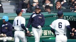 長崎西が走者に伝令　１点を追う七回に　ＳＮＳ「走塁の伝令とか初めてみた」「二塁ランナーに伝令が行くなんて珍しい」