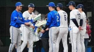 WBC出場の西武、DeNAの選手に花束贈呈　源田壮亮、隅田知一郎、牧秀悟　台湾の西武林安可も