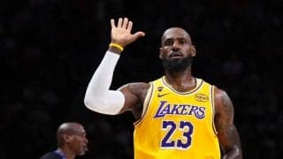 史上最年長でトリプルダブル…レブロンがシーズン通算出場試合数で歴代1位タイに