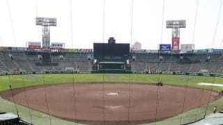 花巻東・久保村が頭部死球で一時ベンチに退く　三回に投球がヘルメットを直撃　その裏の守備から試合に復帰