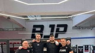 【Ｋ－１】世界王者アハテルバーグ、元RIZIN&UFC王者イリー・プロハースカと合同練習