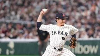 【巨人】WBC出場の大勢、バルドナード、楽天藤平尚真に花束贈呈　東京Ｄのファンから大拍手