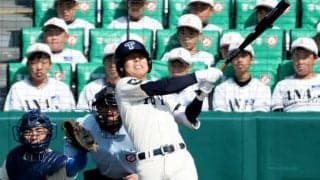 均衡破る適時二塁打放つ　東洋大姫路の松本主将「低い打球」を意識