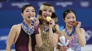 坂本花織からアリサ・リュウへ「日本の技」伝授、絵文字入りのストーリー仕立てで再現　五輪公式