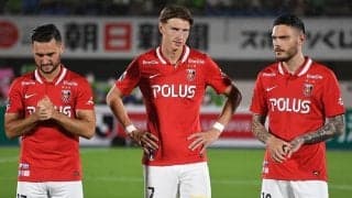 ｢超イケメンがまさか…笑｣元浦和の“魔法使い”、J2新天地に染まった(?)｢ノリノリ変装ショット｣にファン騒然！｢パウロプロデュースだろw｣