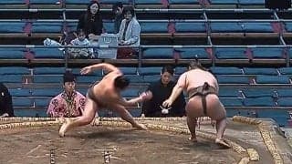「今場所の土俵は…」ファンが意外な指摘 共感続々 序二段で議論を呼んだ問題の取組