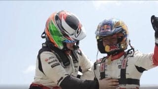 日本人34年ぶり快挙“運命の一日” ライバルとの粋な光景…掲げた日の丸「想いが込み上げてきた」初めての景色