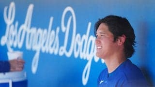 「写真投下キターーー！」大谷翔平が愛犬デコピンの最新ショット公開「人間みたいな目をしてる」