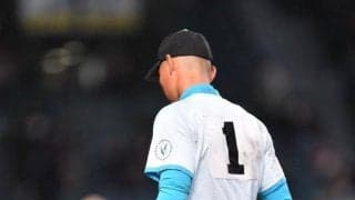 山梨学院の菰田は試合後に病院へ　「守る時は痛いが大丈夫」と気丈に話す　左手首を添え木で固定の痛々しい姿　一塁守備で打者走者と交錯し途中交代