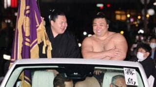 霧島が上半身裸で優勝パレード　笑顔で沿道の祝福に応えるもＳＮＳ「てかなんで霧島裸なの！？」「雨降ってるし寒そう」「風邪を引かないように～」