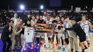 愛媛がクラブ史上初となるプレーオフ進出決定…敵地で福岡との激闘を制す