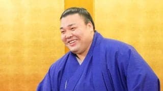 衝撃の裸優勝パレードから一夜、大相撲春場所制した霧島「皆さんの拍手がすごかった」