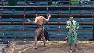 「力士なのに逆三角形」「すんごいカラダ」三月場所で話題の18歳力士にファン熱視線