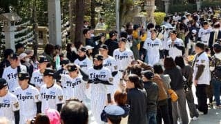 阪神　毎年恒例広田神社での必勝祈願　選手ら球団関係者１８０人が参拝　ファン８５０人が境内へ詰めかける　坂本は「目指すところはひとつしかない」