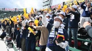 帝京スタンド、「がじゃいも」「ガラガラヘビ」で沸く　センバツ