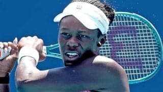  注目の10代対決制し初の8強 