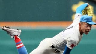 【センバツ】花咲徳栄17得点快勝で03年以来８強　降りしきる雨の中エース黒川凌大好投