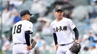 日本文理　２０年ぶり８強ならず　雨でぬかるむグラウンド　制球難、守乱に泣き大敗