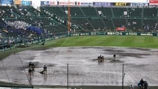 【センバツ】阪神園芸がマウンド付近を整備　花咲徳栄が15点リードの８回１死満塁の攻撃時