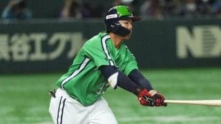 「何でこれで入るの？」　低迷ヤクルトに“期待の星”…25歳の“片手満塁弾”に衝撃