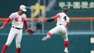 ピンチで嫌な飛球　智弁学園の二塁手・志村叶大の好捕がピンチ救う