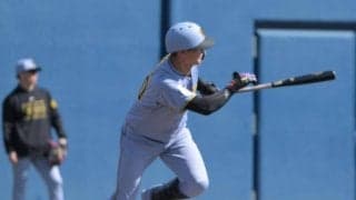 阪神２軍　野手になった西純がまた快音！８試合連続安打　三遊間を突破する左前打　４番起用に応え続ける