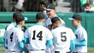 山梨学院　菰田主将のゲキで８強　骨折欠場もナイン鼓舞　「つないでいこう」から逆転