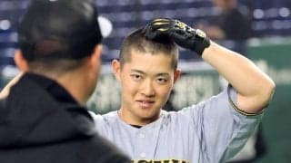 阪神・中川　初の開幕スタメン「思いっ切り」気合の丸刈り披露　フリー打撃で柵越え１１本、１４０メートル豪快弾も