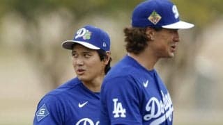 「スマホはほとんど見ない」ド軍同僚投手が米番組で証言　大谷翔平の“クレイジーな素顔”「ずっと笑顔で、礼儀も正しい。本当に異常だよ」