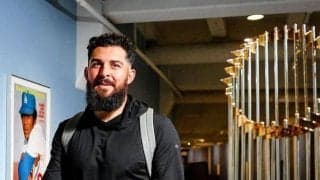 ドジャース開幕セレモニー　大谷翔平や新加入選手よりも大歓声浴びた左腕　昨年ＷＳ中に生まれたばかりの長女が他界　ファンが温かく帰還を迎える