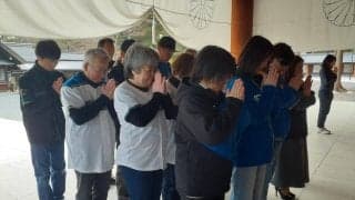 【日本ハム】10年周期の日本一イヤー開幕日早朝、気温5度の北海道神宮でファン有志団体が必勝祈願！