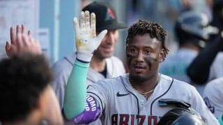 山本由伸から先制２ランを放ったペルドモの知ってる日本語は「サインください」