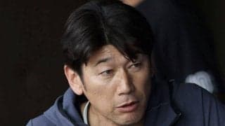 「えーお相撲さんたちの中にいると小さい（笑）」　錣山部屋が前ＤｅＮＡ監督らとの集合写真投稿「ハマの番長　かっこいい！！」