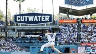 ドジャース山本由伸、開幕戦勝利の味は　大谷翔平は「さすがな存在」