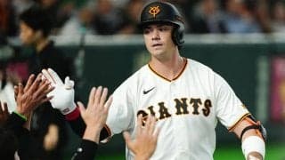 巨人ダルベック、開幕戦で来日初アーチ　4番起用で快音…キャベッジに続く助っ人弾に東京D騒然