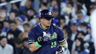 【ヤクルト】オスナ、同点ピンチでジャンピングキャッチ！春季キャンプでは早出特守も