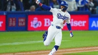 ド軍が開幕2連勝　ベッツ3ラン＆タッカー勝ち越し打で快勝…大谷は33試合連続出塁