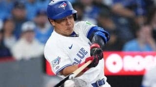 岡本和真が感謝した“相棒”　初安打にも大はしゃぎ…飛行機での会話「優しいですね」