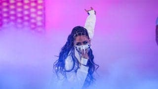 スケスケルックにチャンピオンベルトを組み合わせ…人気日本人美女レスラーの“ド派手”最新ビジュアルが「攻めてる」と話題に