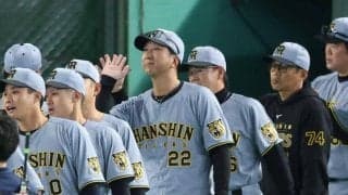 阪神・藤川監督　冷静さの裏にある「情熱」侍組に説いた「止まらないことの大切さ」愛情表現も直球、若手に革靴贈る