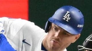 ドジャース　フリーマンがスタンド大爆笑の珍プレー　一、二塁間でマルテにハグされタッチアウトｗ両者がニヤニヤ