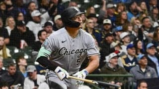 村上宗隆が球団史上初のデビュー戦から２戦連続本塁打、日本人メジャーとしては2人目の快挙