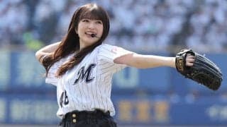 ショートパンツから“キャッ”　幕張に現れた美女軍団…ノーバウンド投球に歓声も
