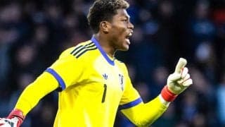 どう見ても立役者は鈴木彩艶　代表復帰戦で“別格”の存在感　伊メディアも絶賛「主役の1人になった」