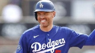 「平和すぎる」「なんかカワイイ」ド軍の試合で生まれた“ほっこり光景”「こういうの好き」とファン反響