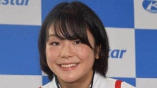 【レスリング】「かわいい」パリ五輪金の藤波朱理、黒縁メガネにチェック柄コート姿オフショ披露