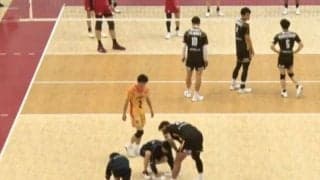 男バレースター選手 自ら雑巾掛け